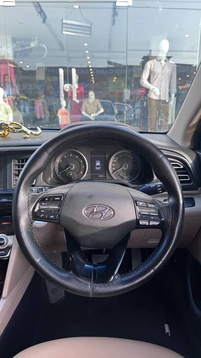Hyundai Elantra 2021