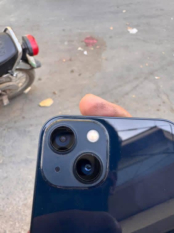 Apple iPhone 13 2
