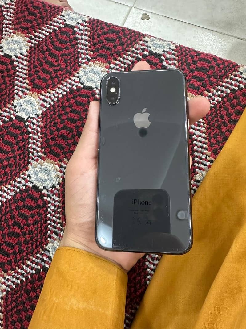 Apple iPhone XS 4