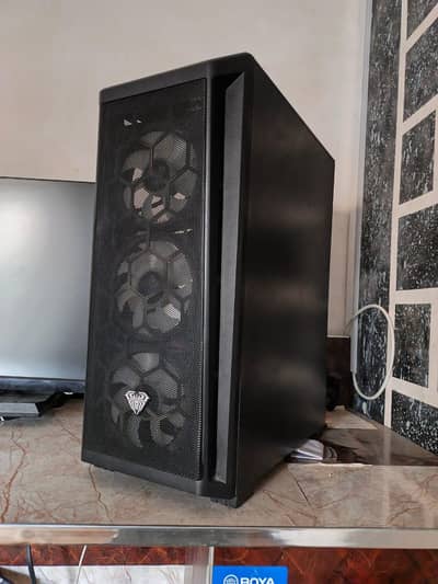 Gaming PC Ryzen 5 3600 27 inch monitor