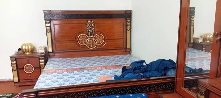 Double bed 0