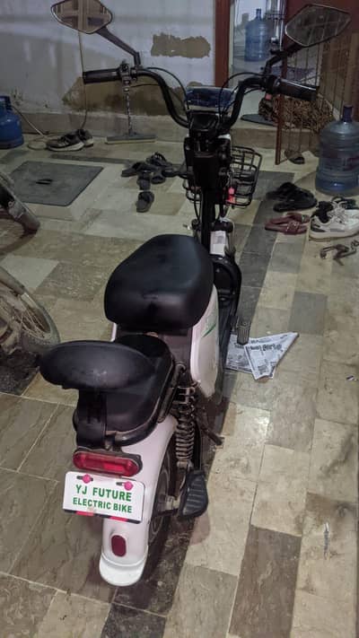 yj scooter electric
