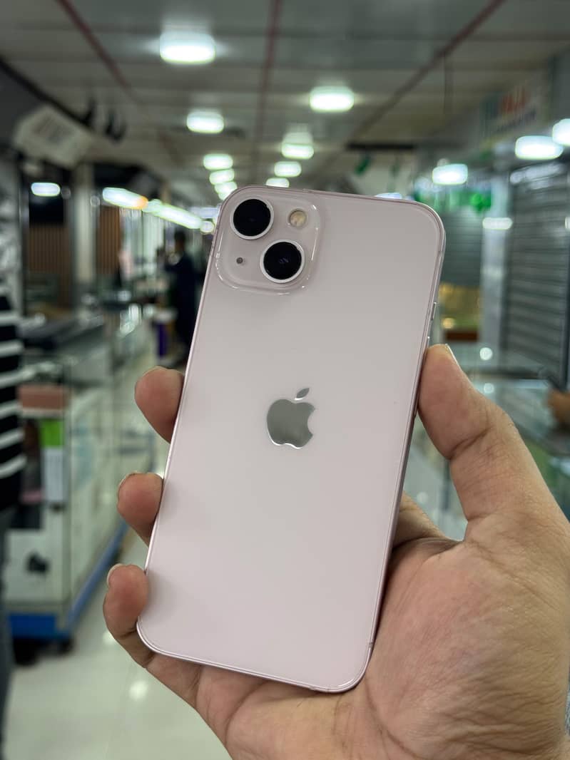 Apple iPhone 13 0