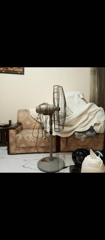 1987 Trademark series Pakfan 24in pedestal