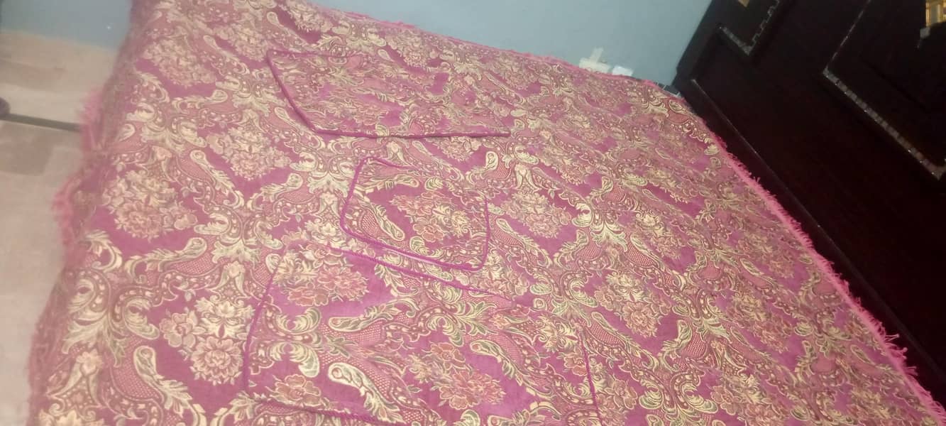 fancy bed sheet 10/10 condition 3