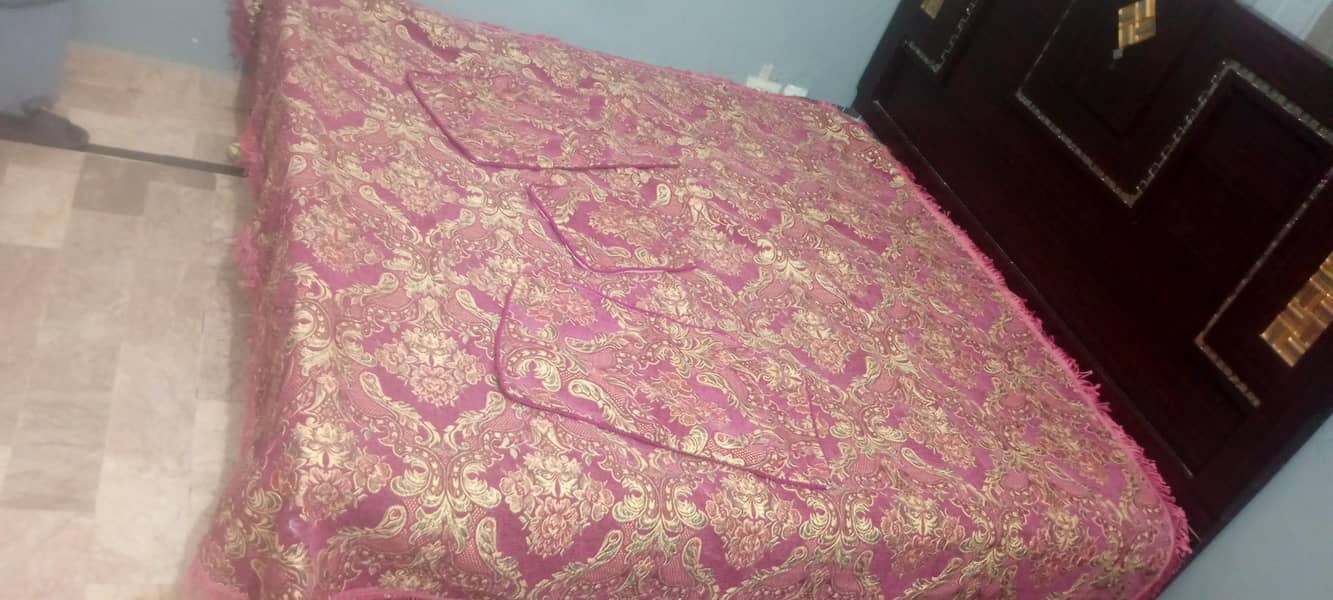 fancy bed sheet 10/10 condition 4