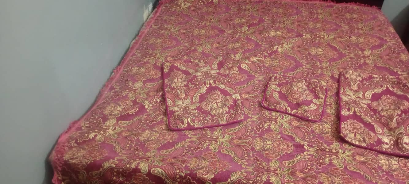 fancy bed sheet 10/10 condition 5