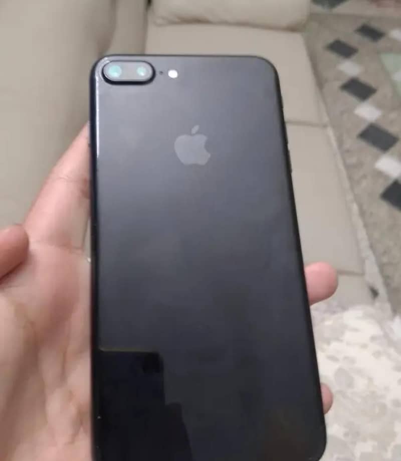 Apple iPhone 7 Plus 0