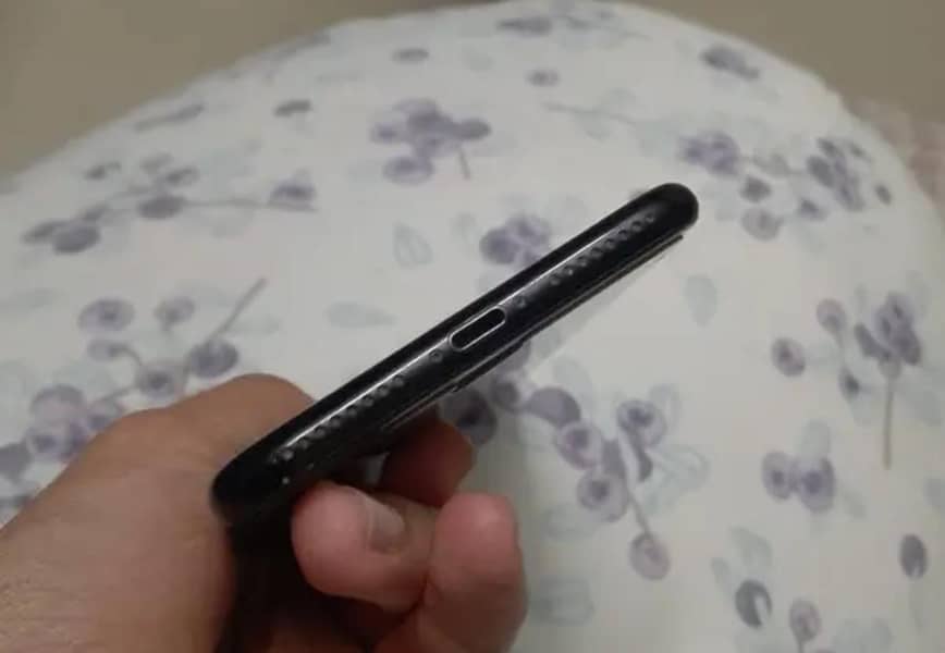 Apple iPhone 7 Plus 5