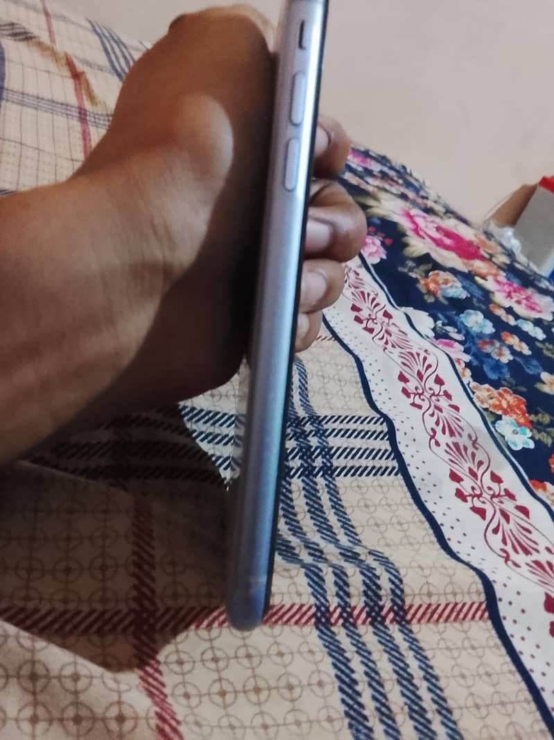 Apple iPhone 11 1