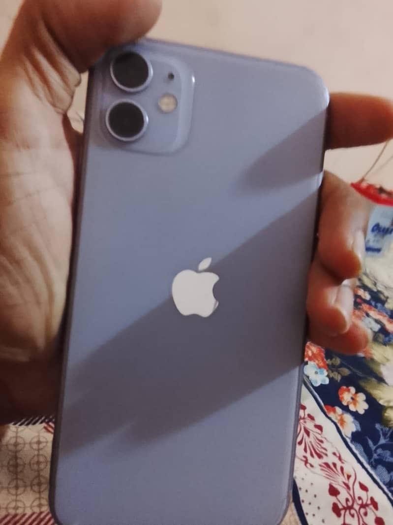 Apple iPhone 11 4