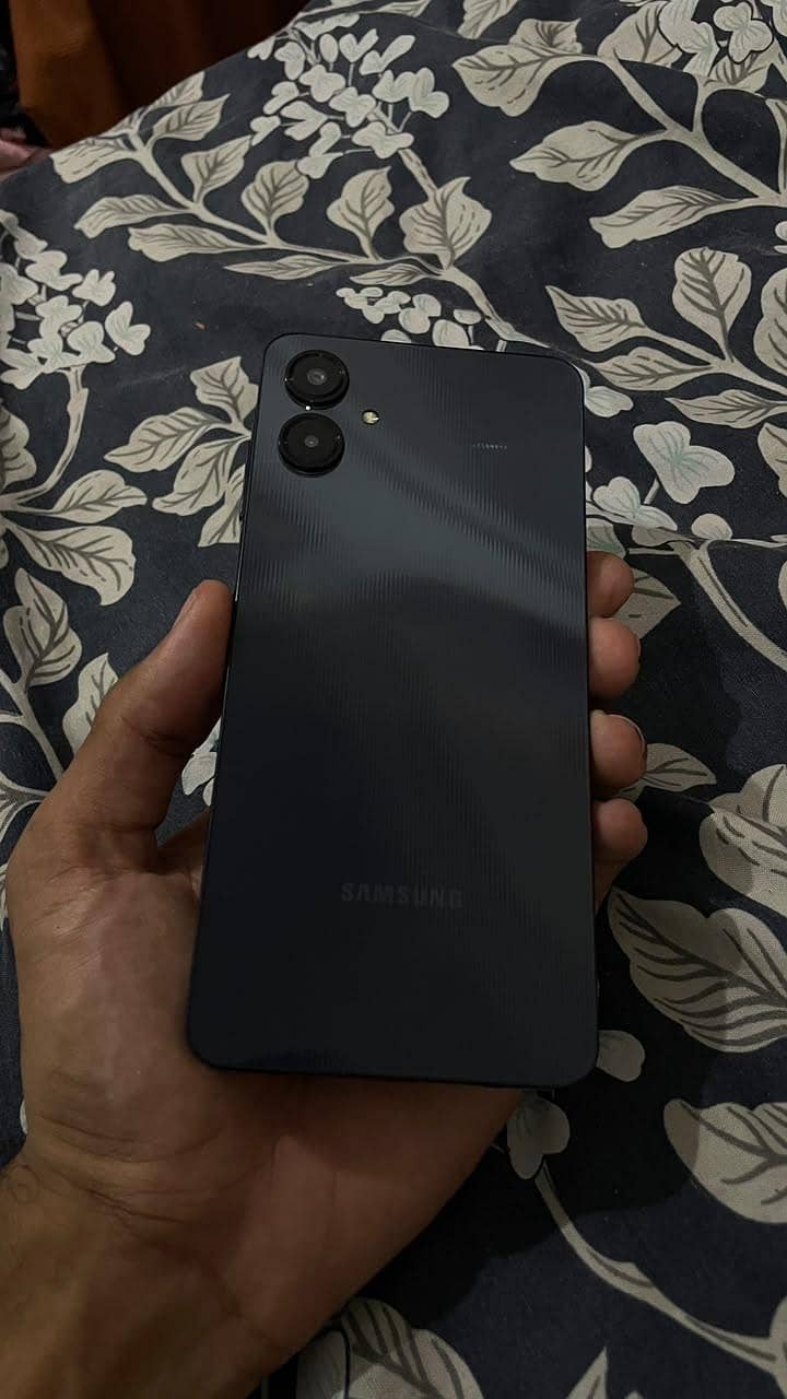 Samsung Mobile A06 10