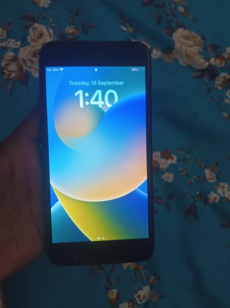 Apple iPhone 8 Plus 0