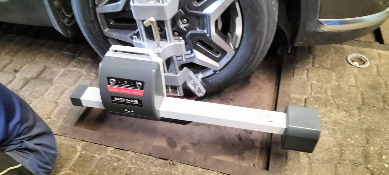 Wheel Alignment Machine 9