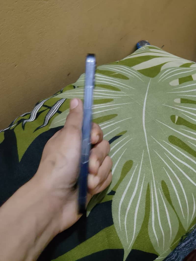 Apple iPhone 12 5