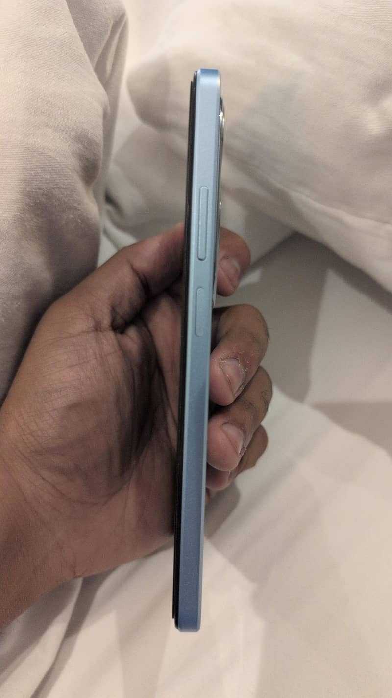 OPPO A60 1
