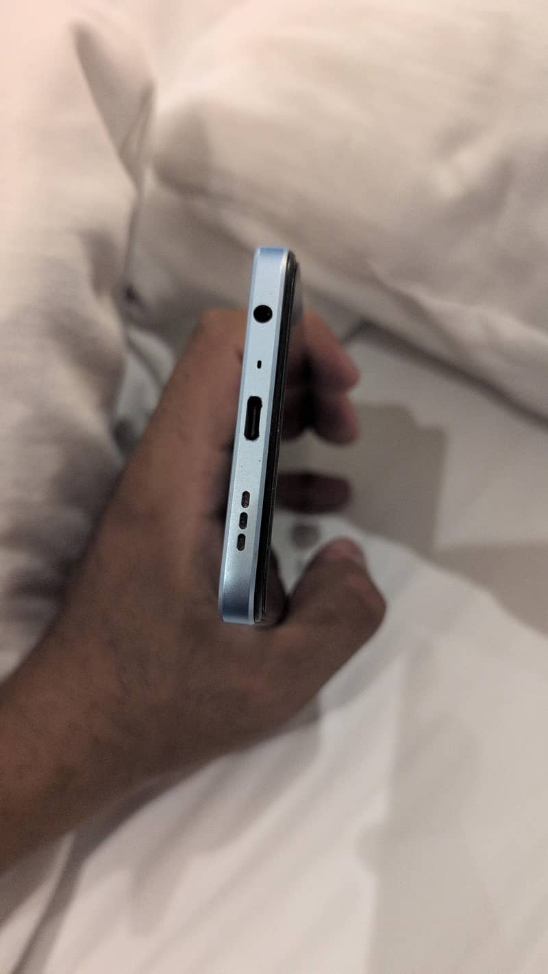 OPPO A60 4