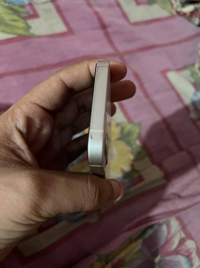 Apple iPhone 12 mini 0