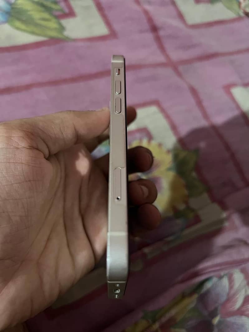Apple iPhone 12 mini 1