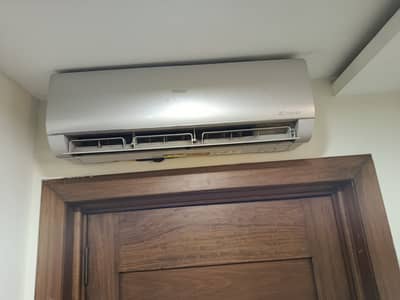 Haier dc inverter ac in a mint condition