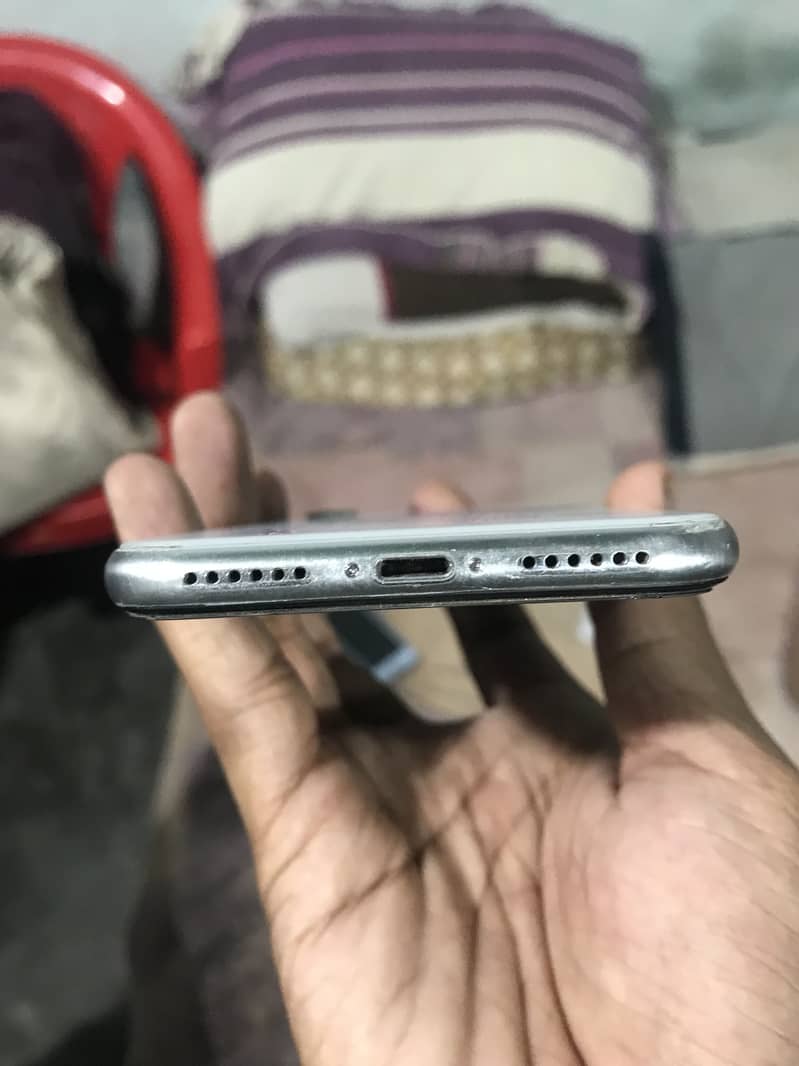 Apple iPhone X 3