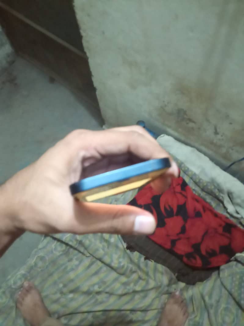 Apple iPhone 12 1