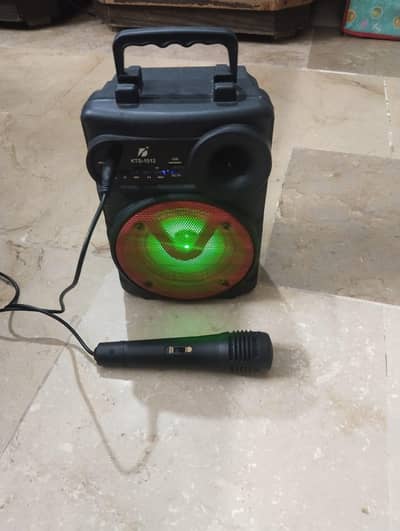 blue tooth speaker with mic