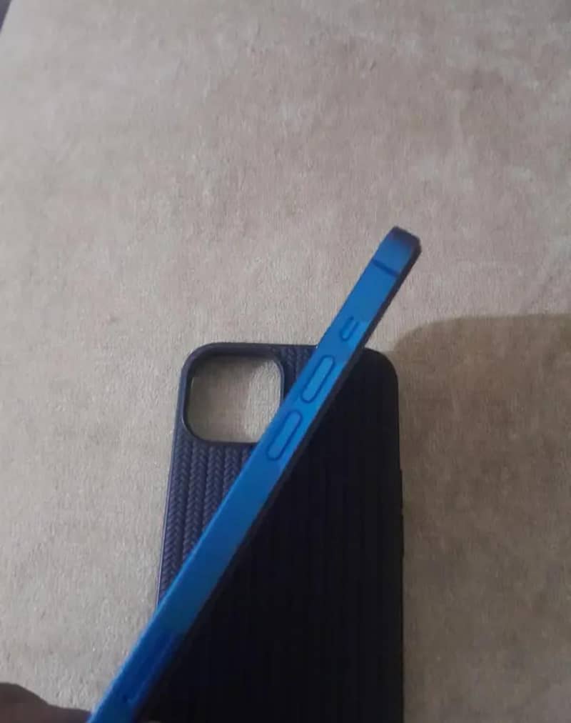 Apple iPhone 13 1