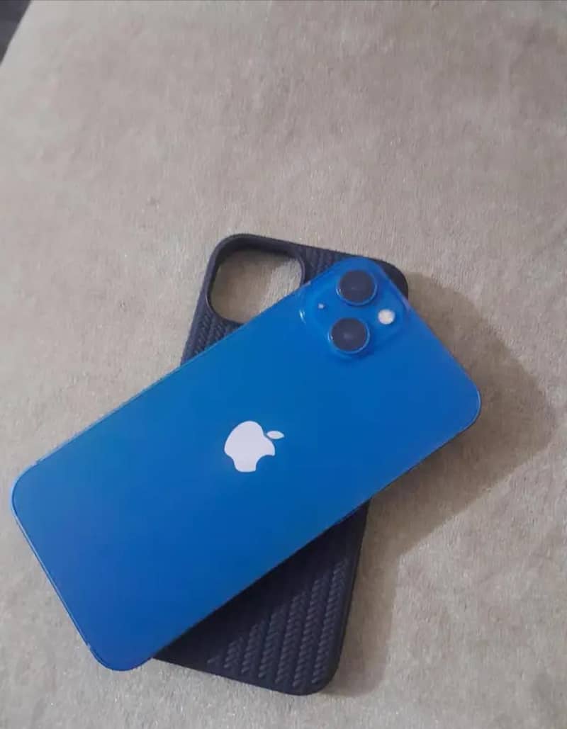 Apple iPhone 13 2