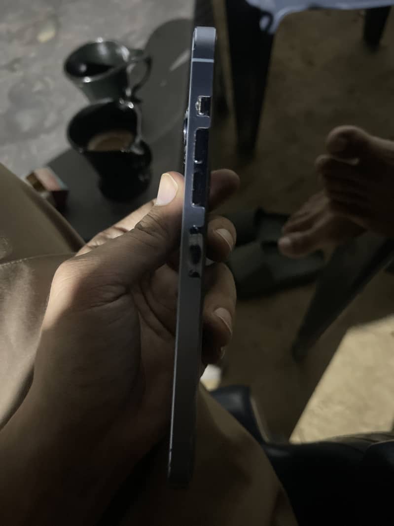 Apple iPhone 13 Pro Max 1