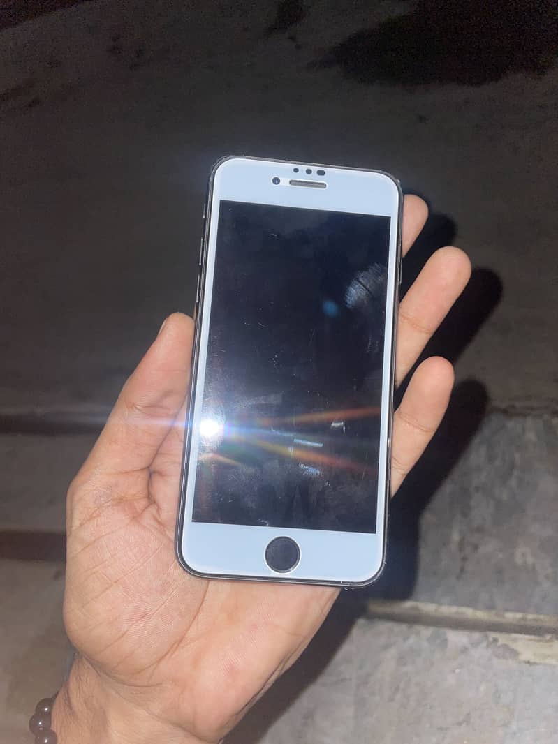 Apple iPhone 8 0