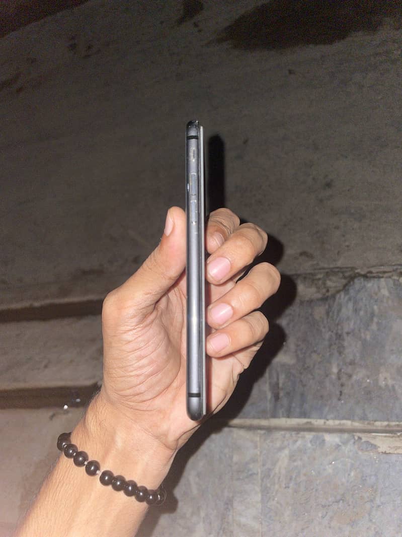 Apple iPhone 8 1