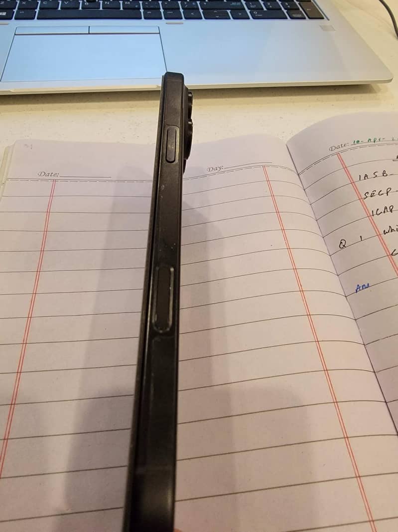 Apple iPhone 16 Pro Max 3