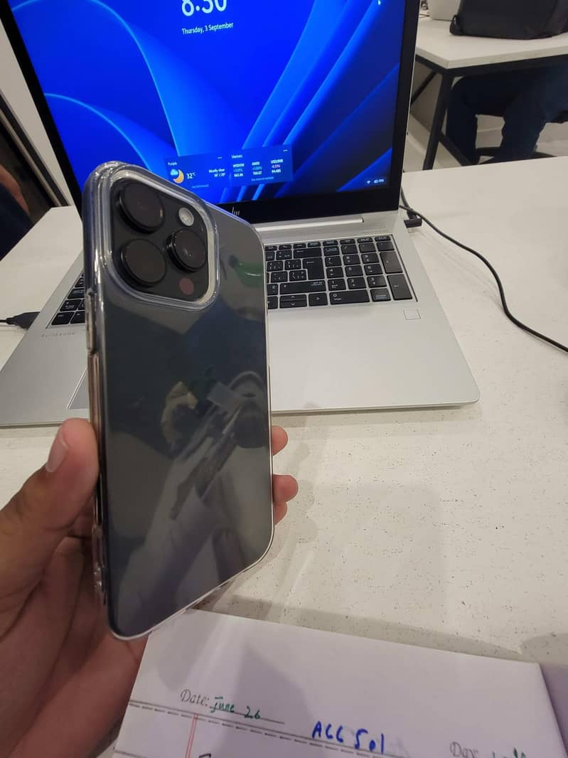 Apple iPhone 16 Pro Max 4