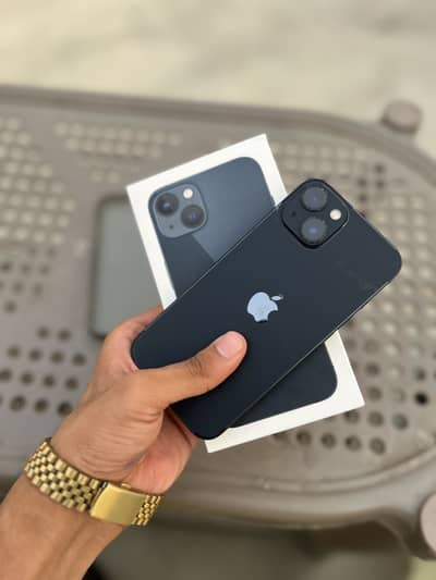 Apple iPhone 13