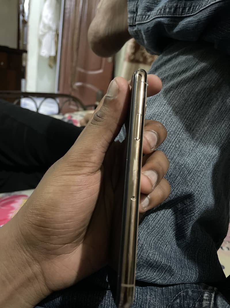 Apple iPhone 11 Pro 0