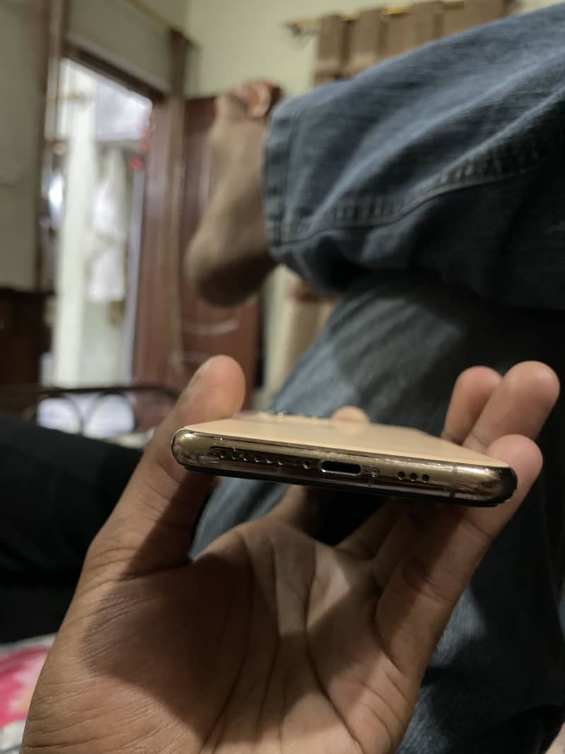 Apple iPhone 11 Pro 3