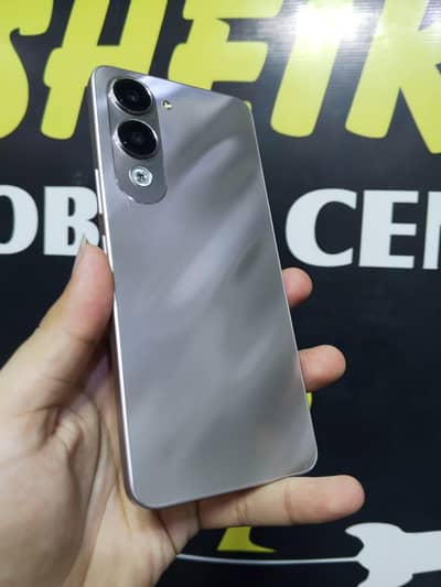 Vivo Y04 4+4/128 With Box Charger