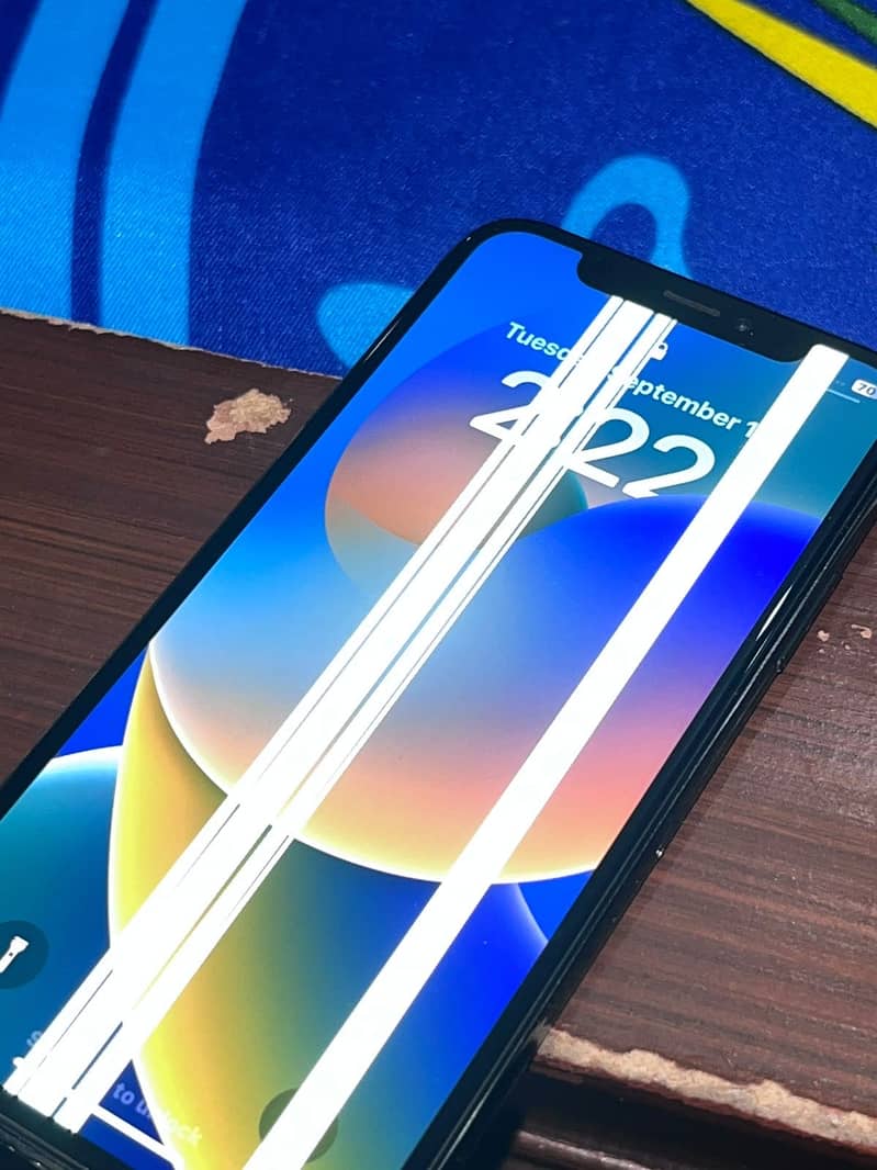 Apple iPhone X 4