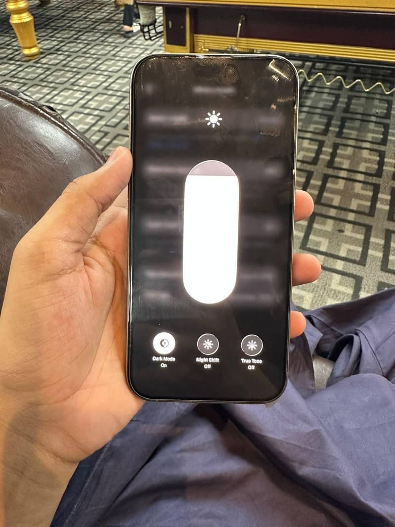 Apple iPhone 16 Pro Max 4