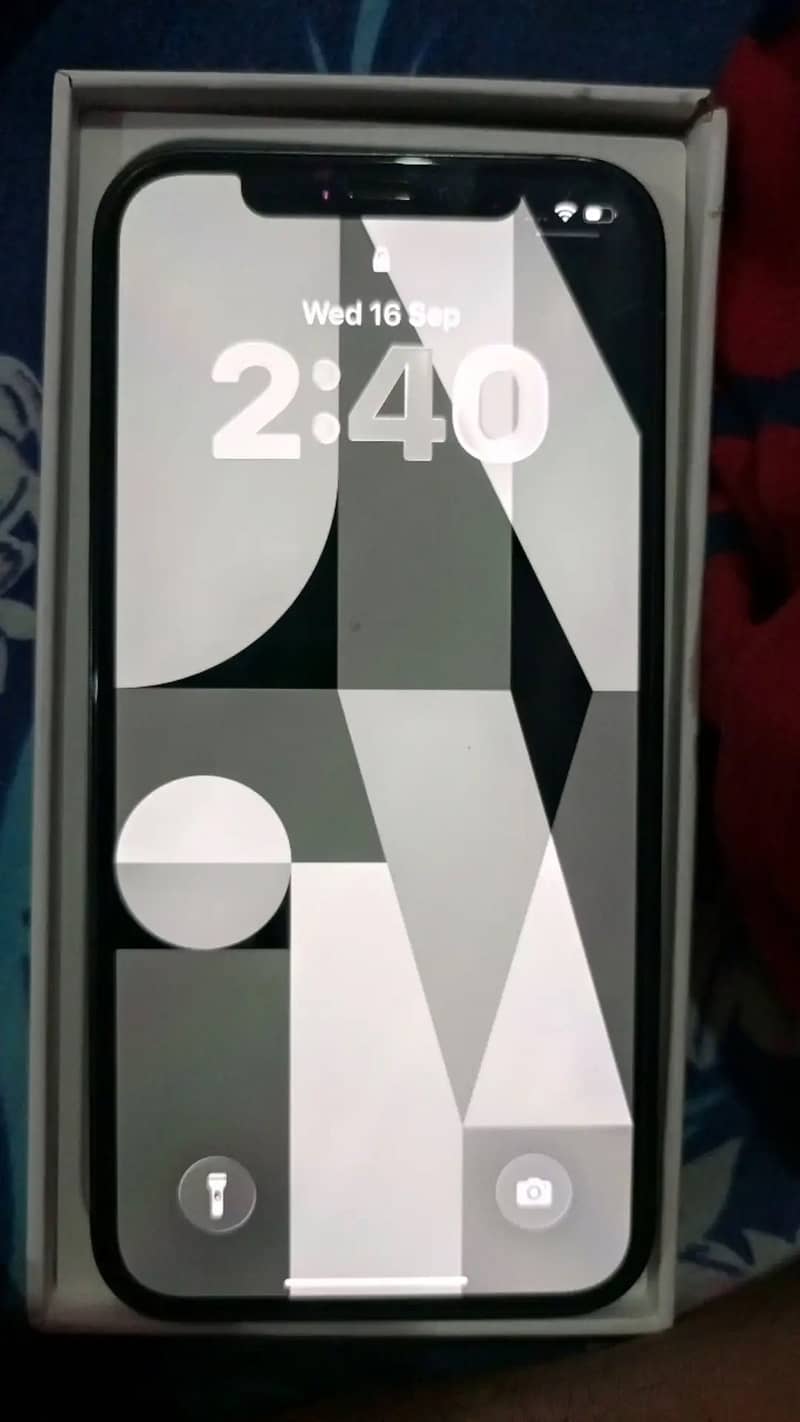 Apple iPhone 12 4