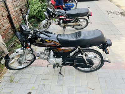 Honda CD 70 2022 model balck color