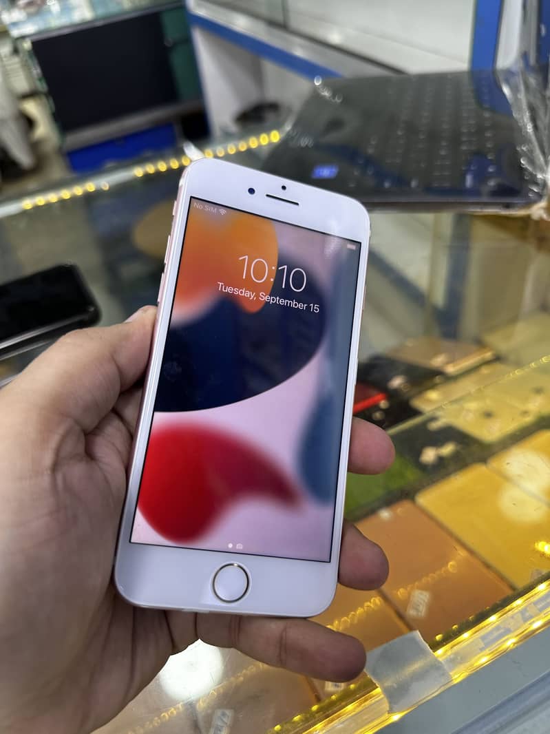 Apple iPhone 7 0