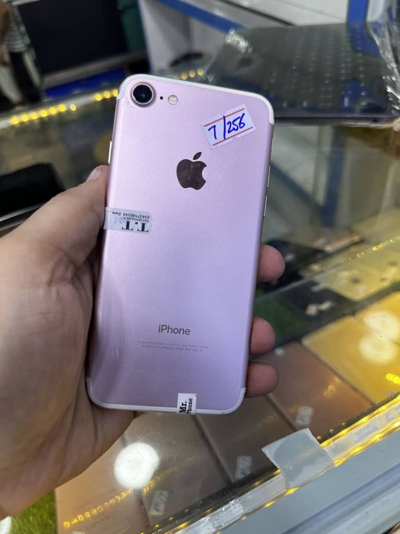 Apple iPhone 7 1