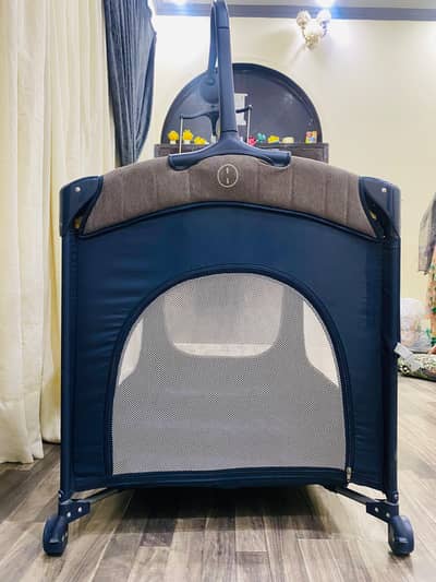 baby cot