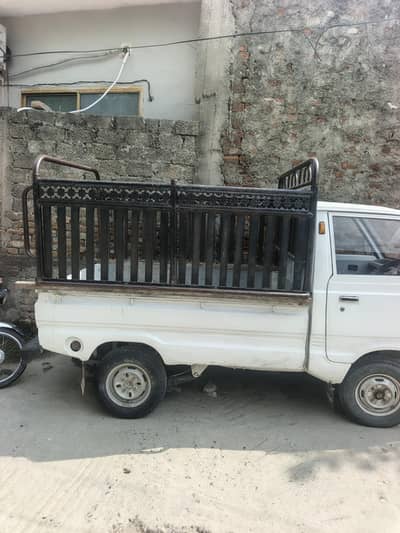 Suzuki Ravi 2010