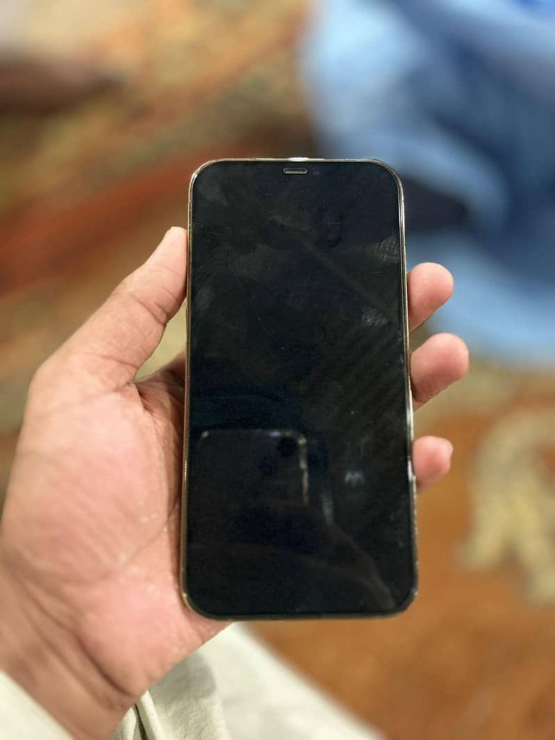 Apple iPhone 12 Pro Max 4