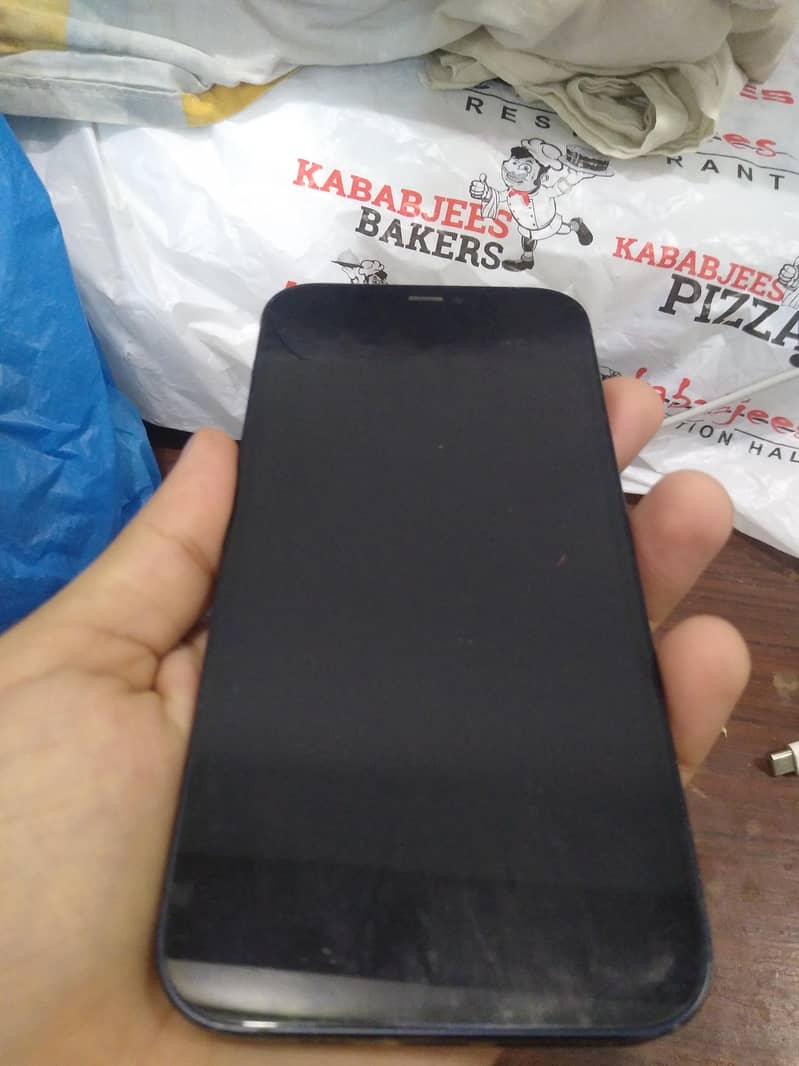 Apple iPhone 12 1