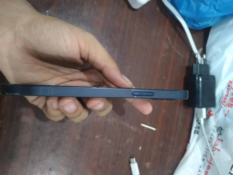Apple iPhone 12 2
