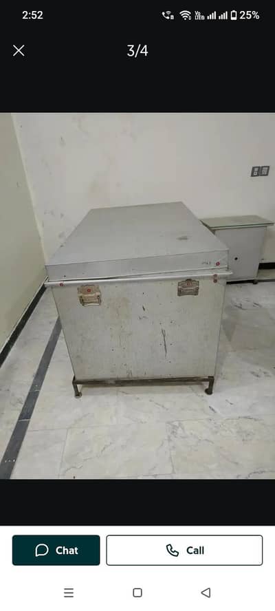 1 adad peti trunk size 5' with iron stand